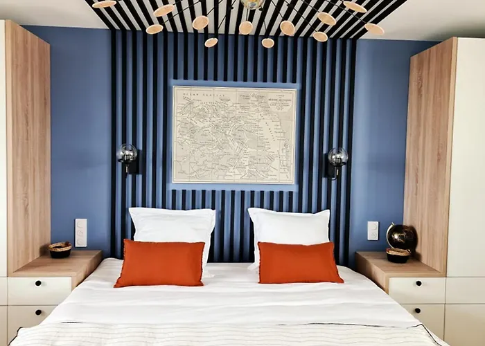 Villa Oceans Oceanfront Pool Spa Sleeps 15 In Bretignolles Sur Mer * Бретиньоль-сюр-Мер