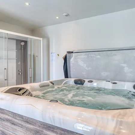 Villa Océans Front de mer Piscine Spa 15 pers à Brétignolles sur Mer